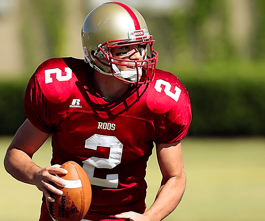 joueur de football des Écureuils de Shawinigan en pleine action